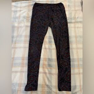 LuLaRoe Black and Red Paisley Leggings